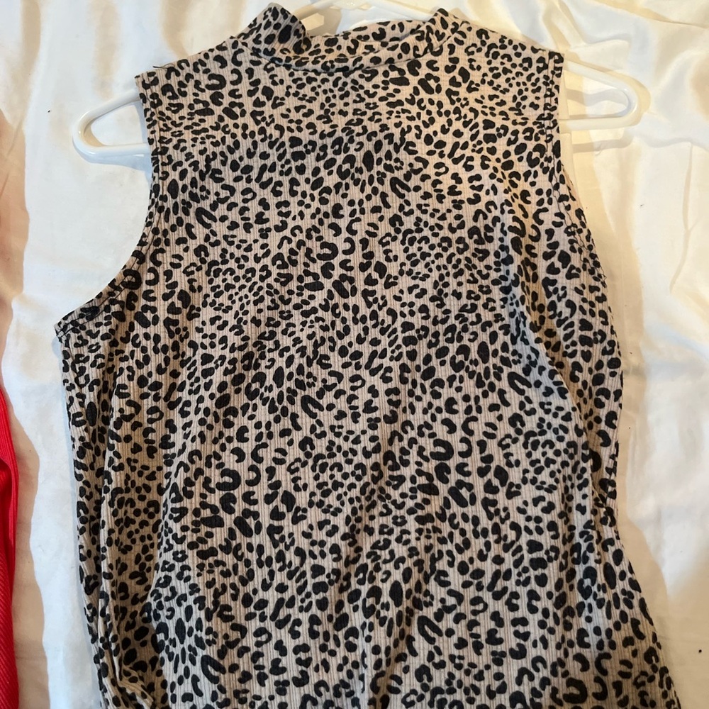 Leopard Print Sleeveless Top